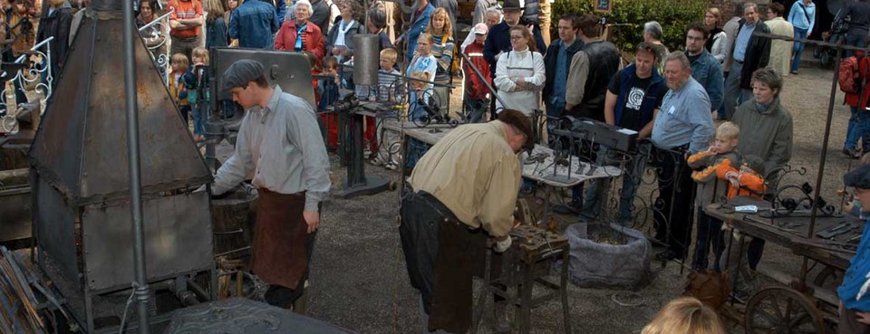 Flachsmarkt rund um Burg Linn