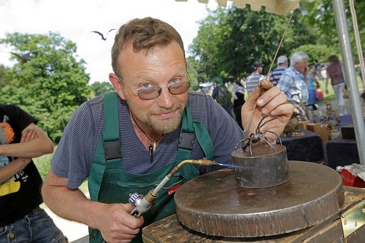 Flachsmarkt rund um Burg Linn